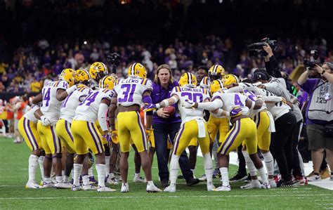 who is lsu football playing today